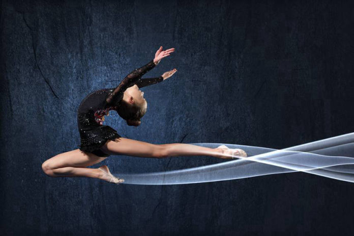 Springende Tänzerin